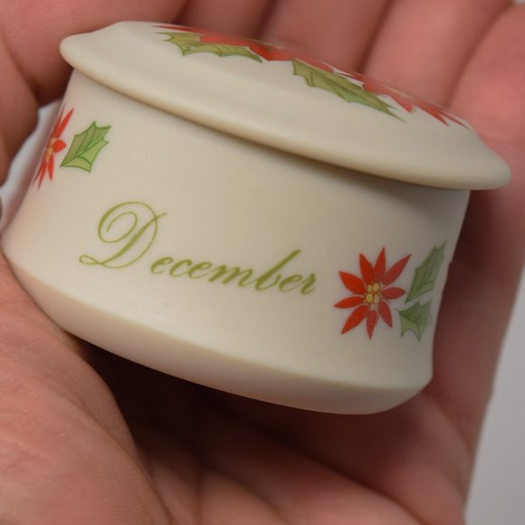 Vintage Lefton December Trinket Box and Lid Poinsettia KW642 Christmas Holiday - Picture 10 of 10